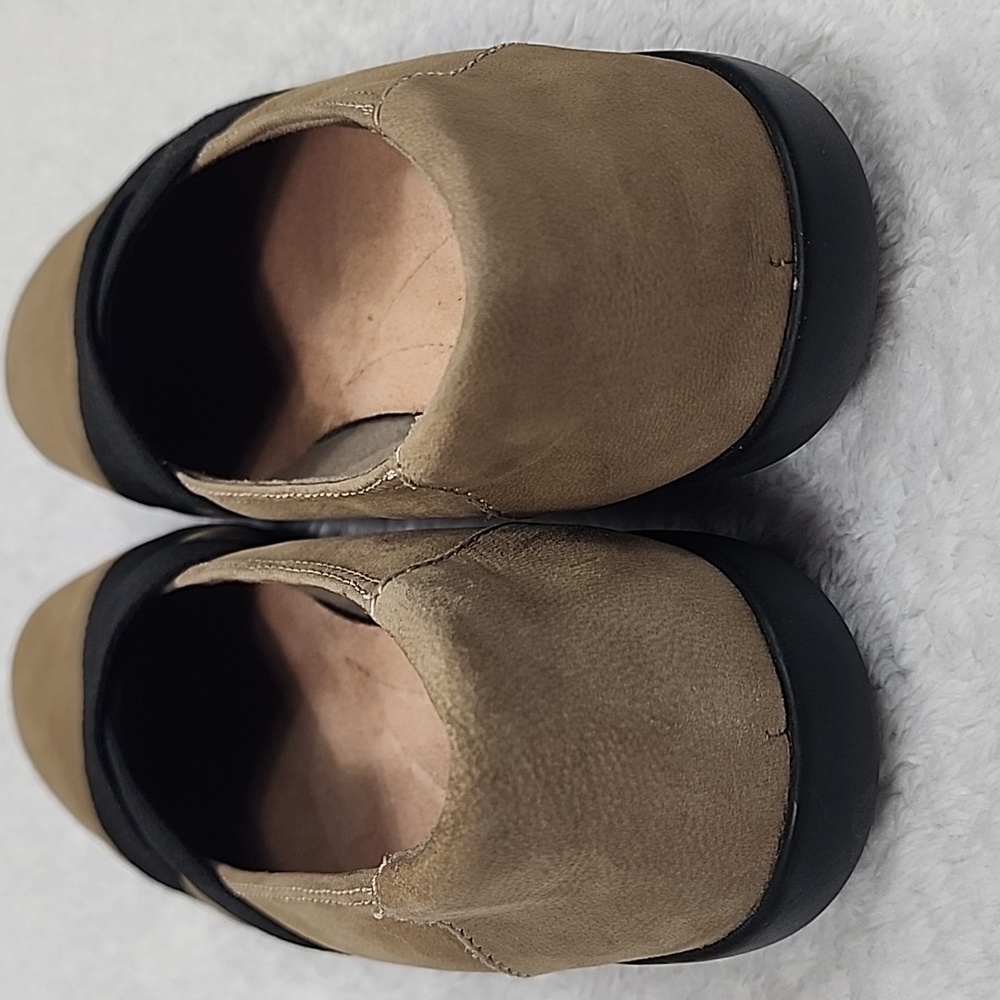 Clarks Medora Suede Jem Cross Strap Tan And Black Slip On Loafer - Picture 6 of 12